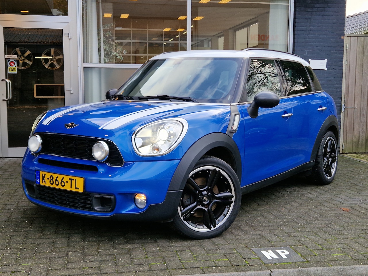 MINI Countryman - 1.6 Cooper S ALL4 Chili PANO / NAVI / CLIMA / - AutoWereld.nl