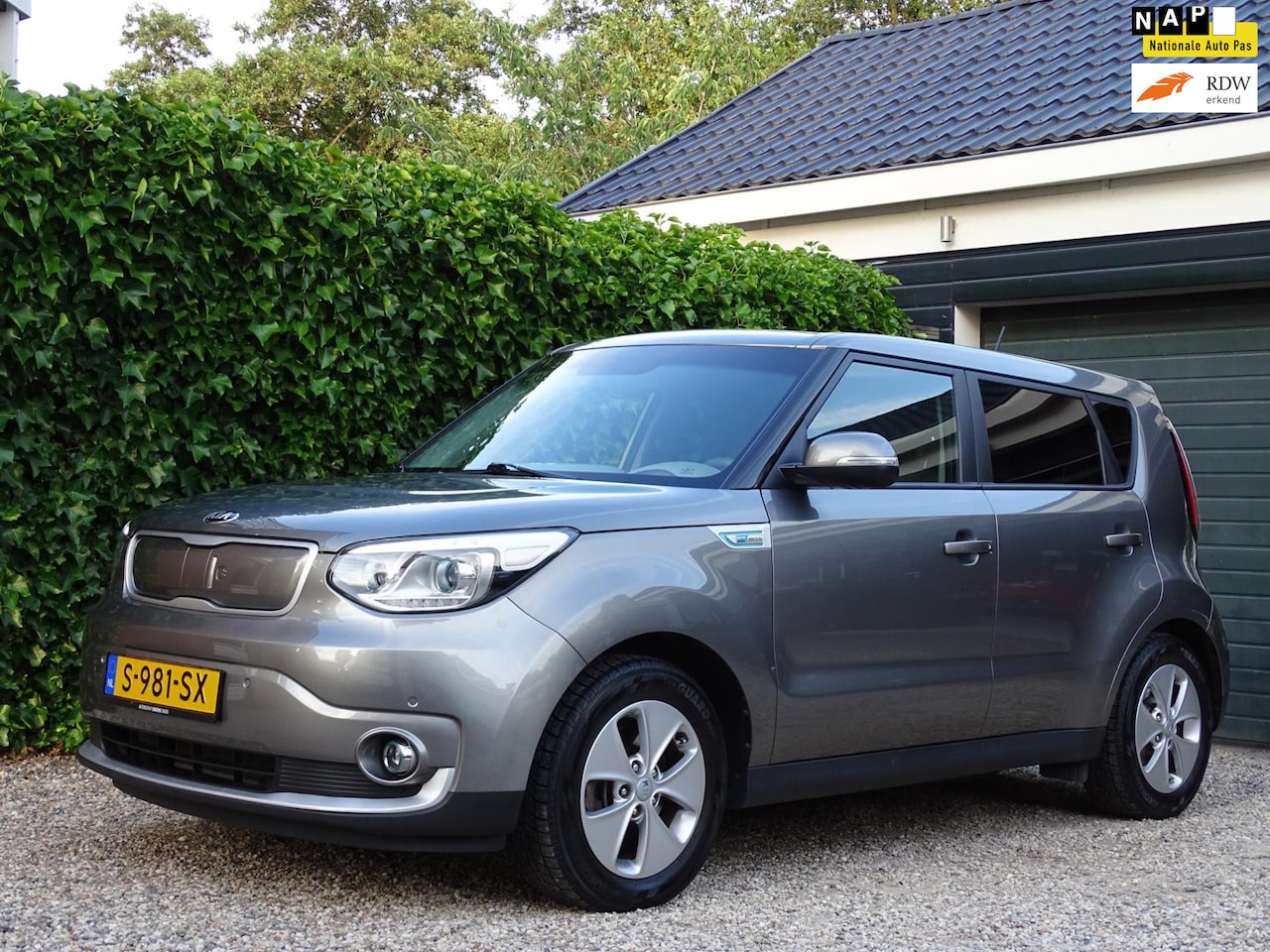 Kia Soul - EV ExecutiveLine 27kWh | ZIE TEKST!! | -€2000,- SUBSIDIE - AutoWereld.nl