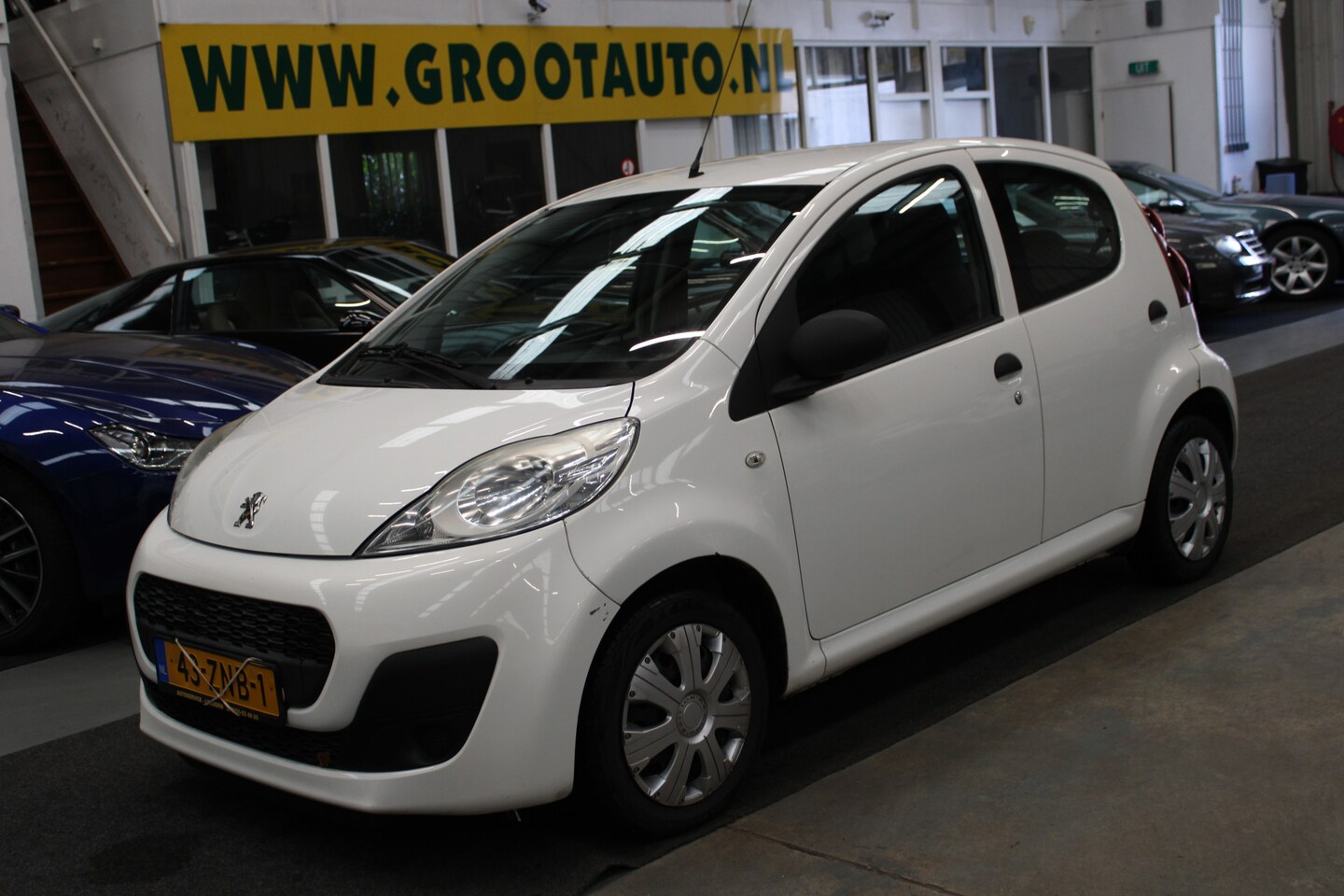 Peugeot 107 - 1.0 Blue Lease Airco, Stuurbekrachtiging - AutoWereld.nl