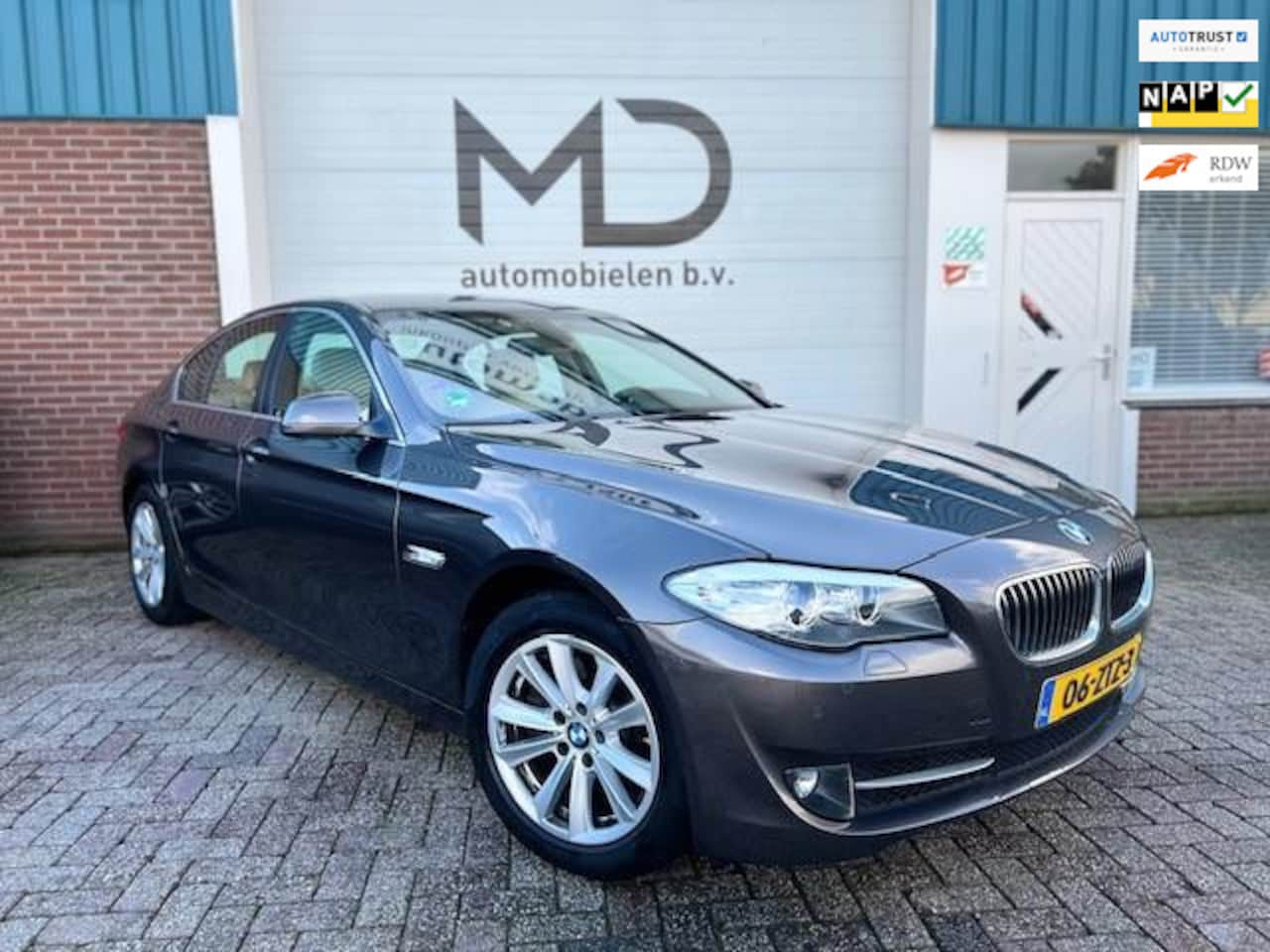 BMW 5-serie - 520i Executive / Dealer Onderhouden / Trekhaak - AutoWereld.nl