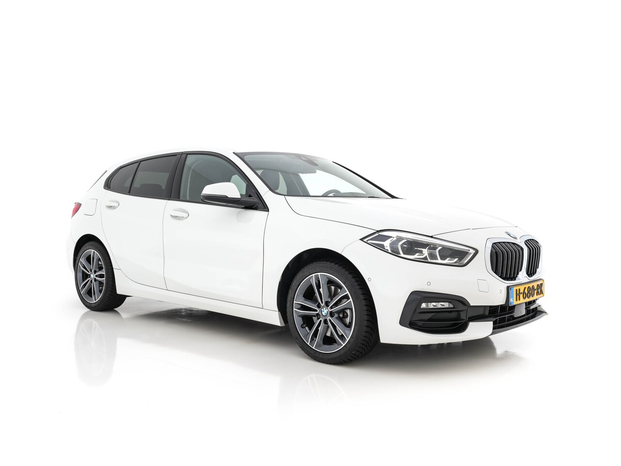 BMW 1-serie - 118i High Executive Edition *VIRTUAL-COCKPIT | H&K-SOUND | VOLLEDER | LED-LIGHTS | KEYLESS - AutoWereld.nl