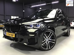 BMW X5 - XDrive45e High Executive I M-Sport I Panodak I 22 Inch I Luchtvering I Laser I HUD I Indiv