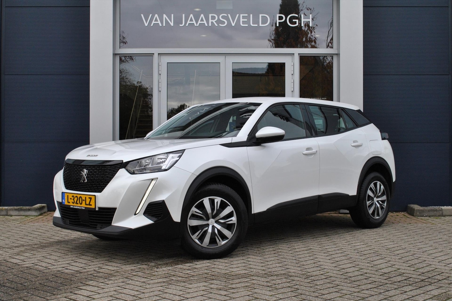 Peugeot 2008 - Active 1.2 Puretech 100pk Navi - AutoWereld.nl