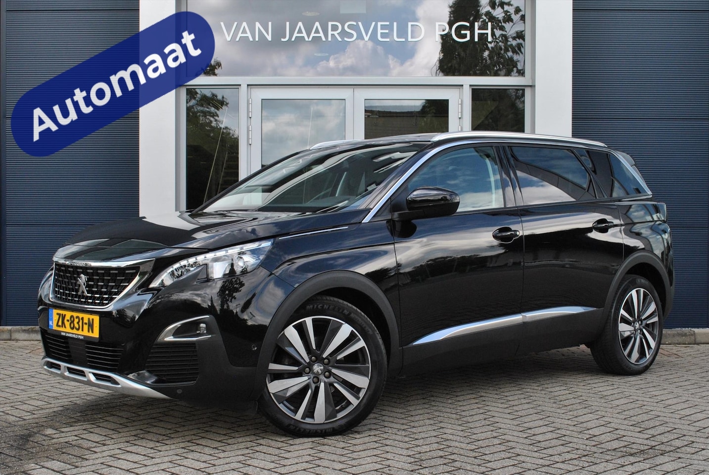 Peugeot 5008 - Allure 1.2 PureTech 130pk EAT8 Pano / Leder / LED - AutoWereld.nl