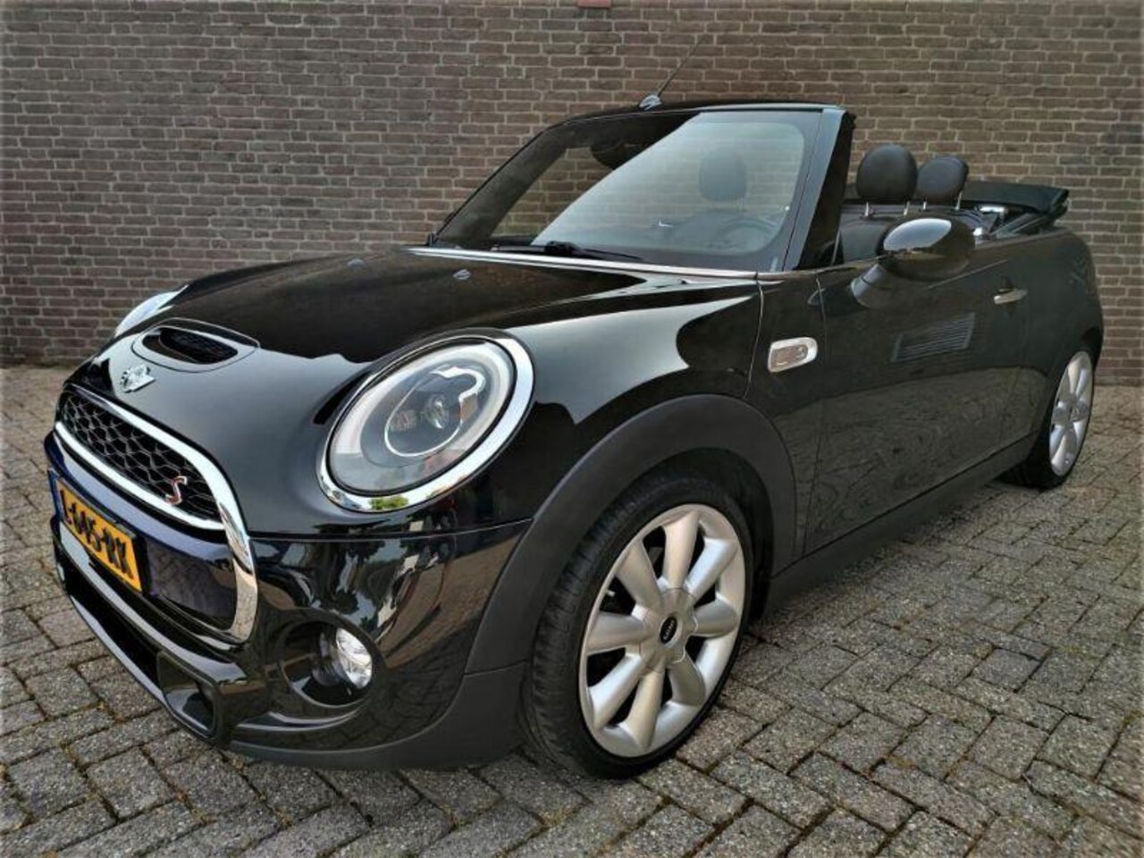 MINI Cabrio - Cooper S Chili S.Bus Autom. Gr.Navi Leer Led H&Kardon - AutoWereld.nl