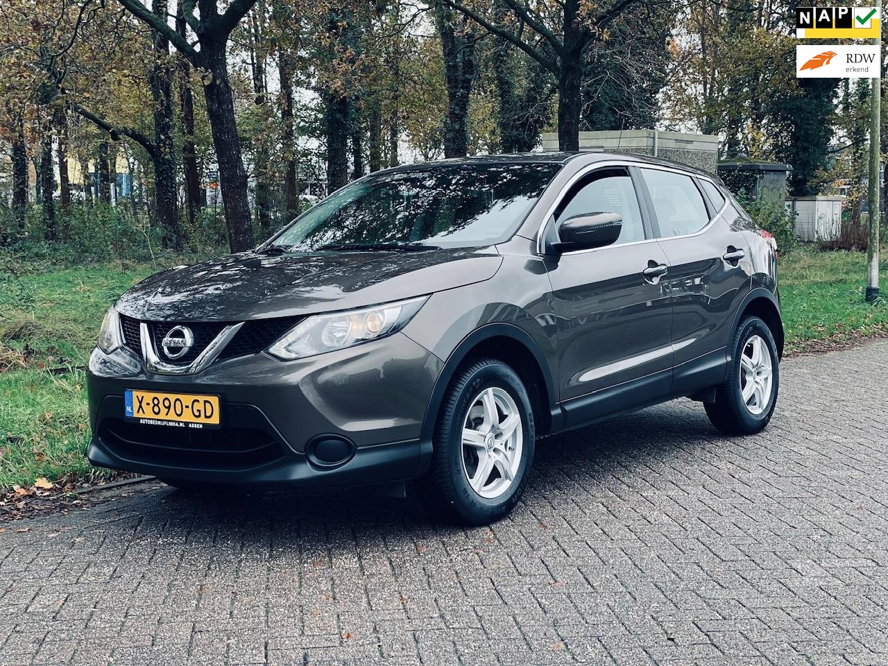 Nissan Qashqai - 1.2 Visia (bj 2015) AIRCO / TREKHAAK / CRUISE - AutoWereld.nl