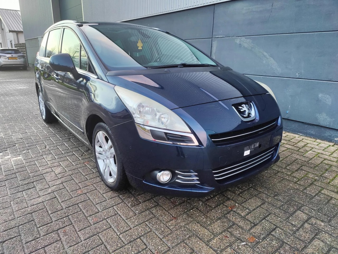 Peugeot 5008 - 1.6 THP Blue Lease Executive 7p. 1.6 THP Blue Lease Executive 7p. - AutoWereld.nl