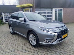 Mitsubishi Outlander - 2.4 PHEV Intense, Org NL, Trekhaak, Achteruitrijcamera, Apple Carplay/Android Auto