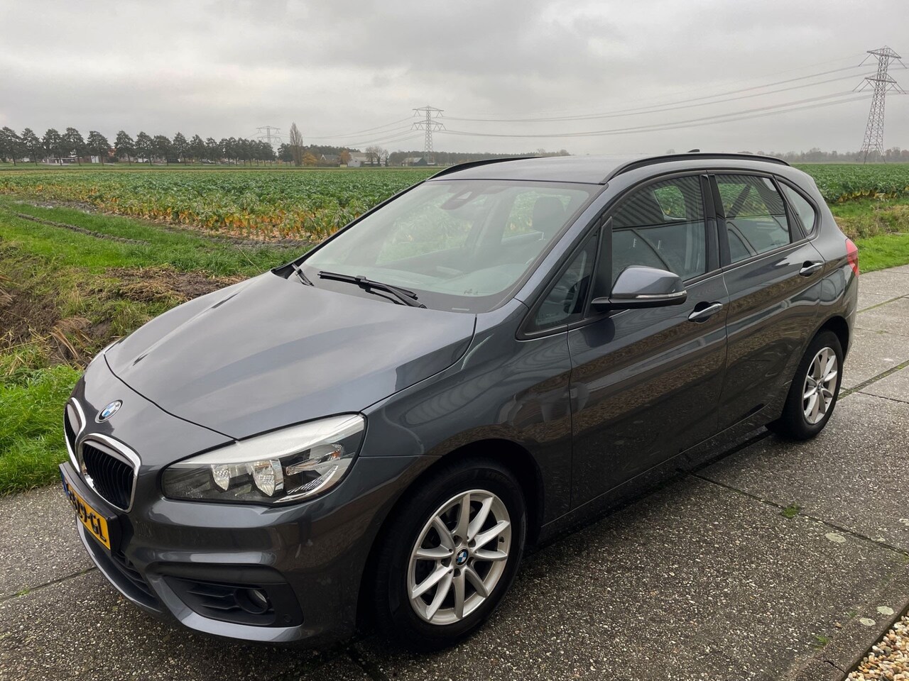 BMW 2-serie Active Tourer - 218i navigatie / stoelverwarming - AutoWereld.nl