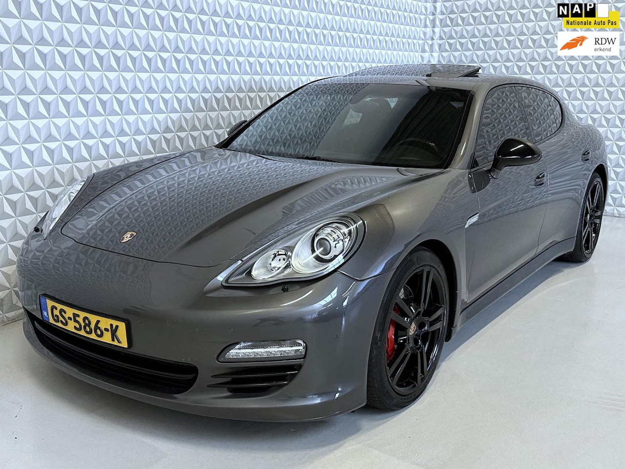 Porsche Panamera - 3.0 Diesel Schuifdak 268.000km (2012) - AutoWereld.nl