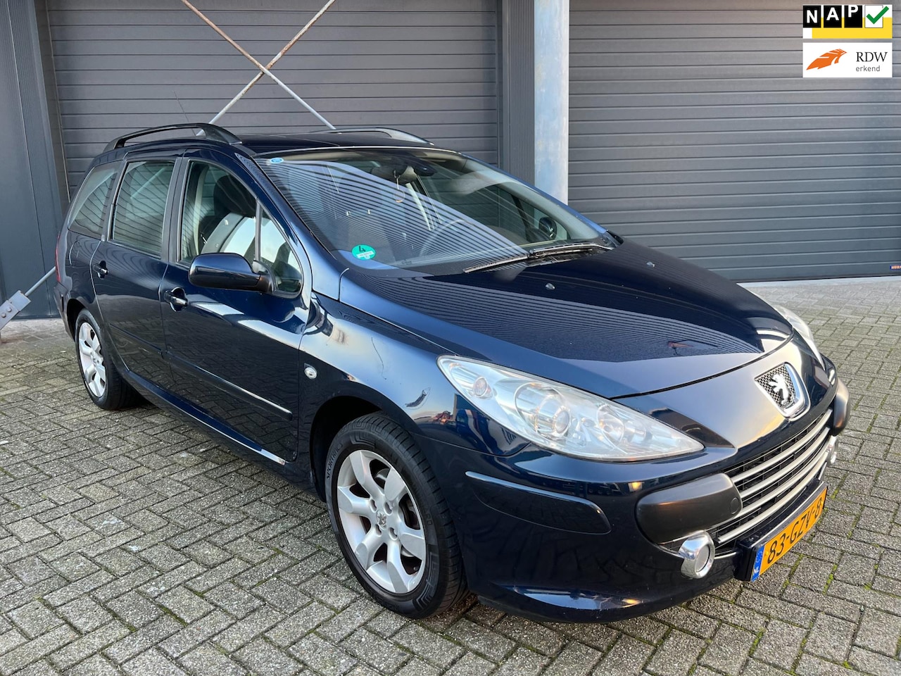 Peugeot 307 Break - 2.0-16V Premium NAP / Airco / Trekhaak - AutoWereld.nl