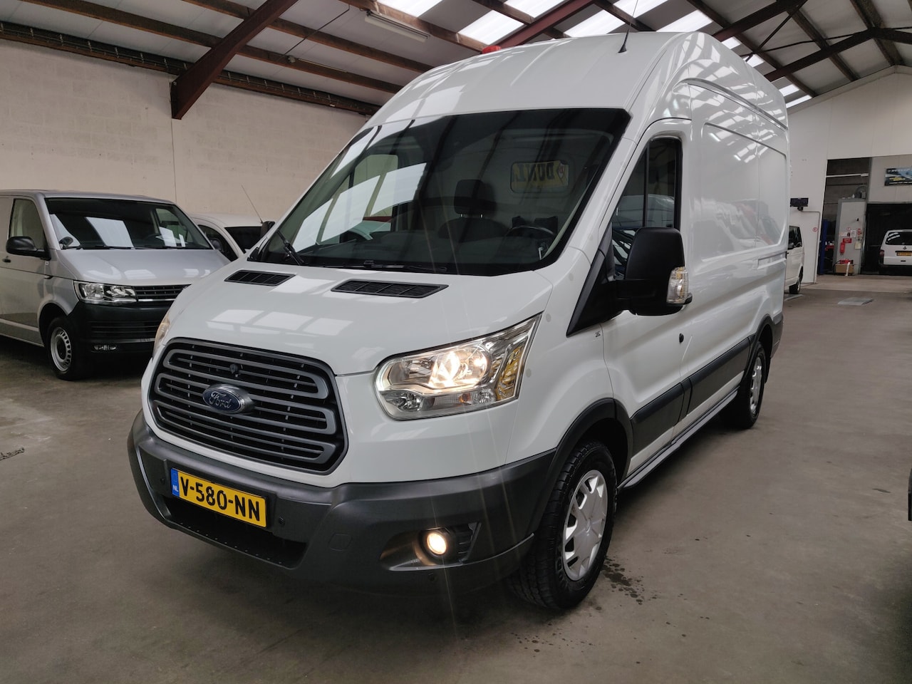 Ford Transit - 350 2.0 TDCI L2H2 Trend 350 2.0 TDCI L2H2 Trend - AutoWereld.nl