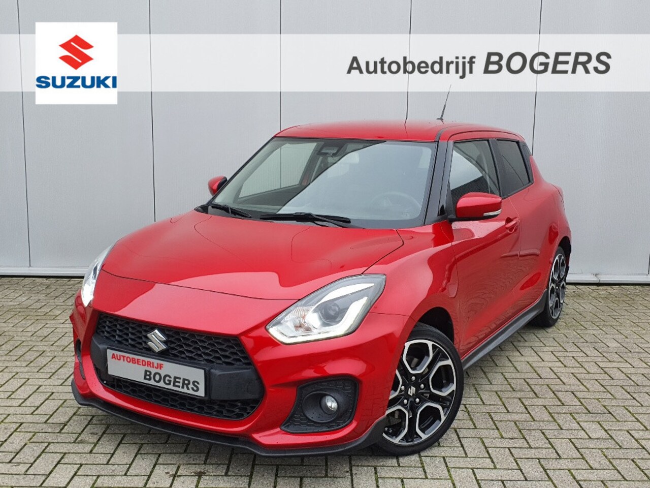 Suzuki Swift - 1.4 Sport Smart Hybrid Navigatie, Climate Control, Cruise Control, 17"Lm, LED, Keyless Ent - AutoWereld.nl