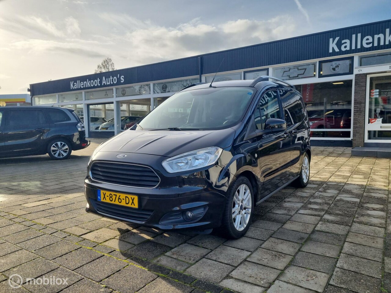 Ford Tourneo Courier - 1.0 Titanium 1.0 Titanium, Clima, Cruise, Stoelvw - AutoWereld.nl