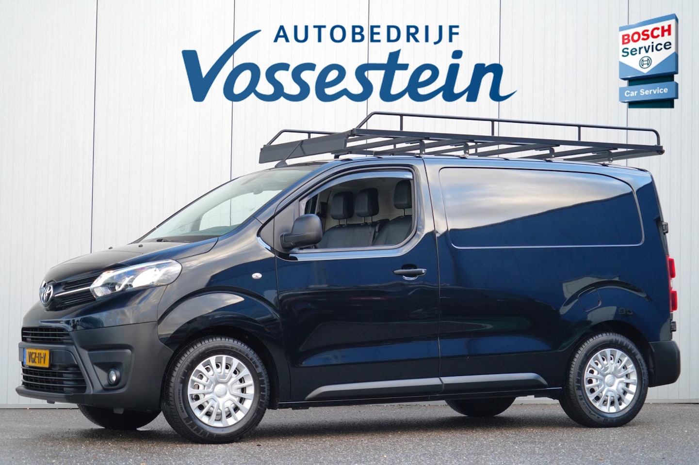 Toyota ProAce Compact - 1.5 D-4D Navigator / EX. BTW / 3 Pers. / Navigatie / Imperiaal / Trekhaak / 70dkm NAP - AutoWereld.nl