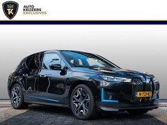 BMW iX - xDrive40 High Executive 71 kWh Ambient Panodak DAB+ Panodak DAB+ Trekhaak Stuurverw. Ambie