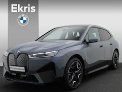BMW iX - xDrive40 Executive 71 kWh / Glazen panoramadak Sky Lounge / Trekhaak / Driving Assistant P