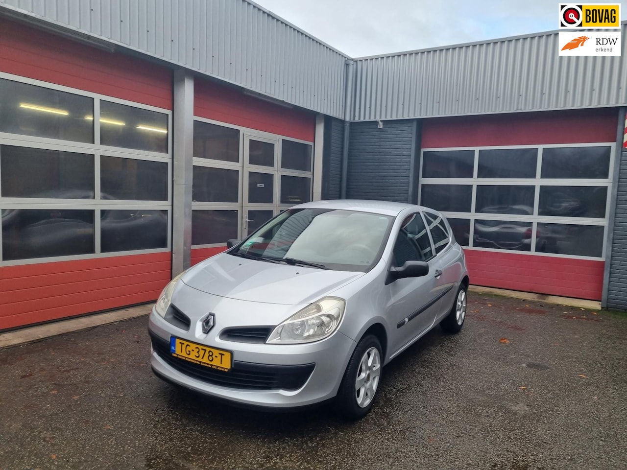 Renault Clio - 1.2-16V Authentique 1.2-16V Authentique - AutoWereld.nl