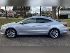 Volkswagen Passat CC - 2.0 TDI 4p. Goed onderhouden met zwart leren bekleding en vele andere luxe opties
