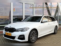 BMW 3-serie Touring - (g21) 330e 292PK M-SPORT Shadow Line | Trekhaak | Sfeerverl. | Live Cockpit | Dab | Led |