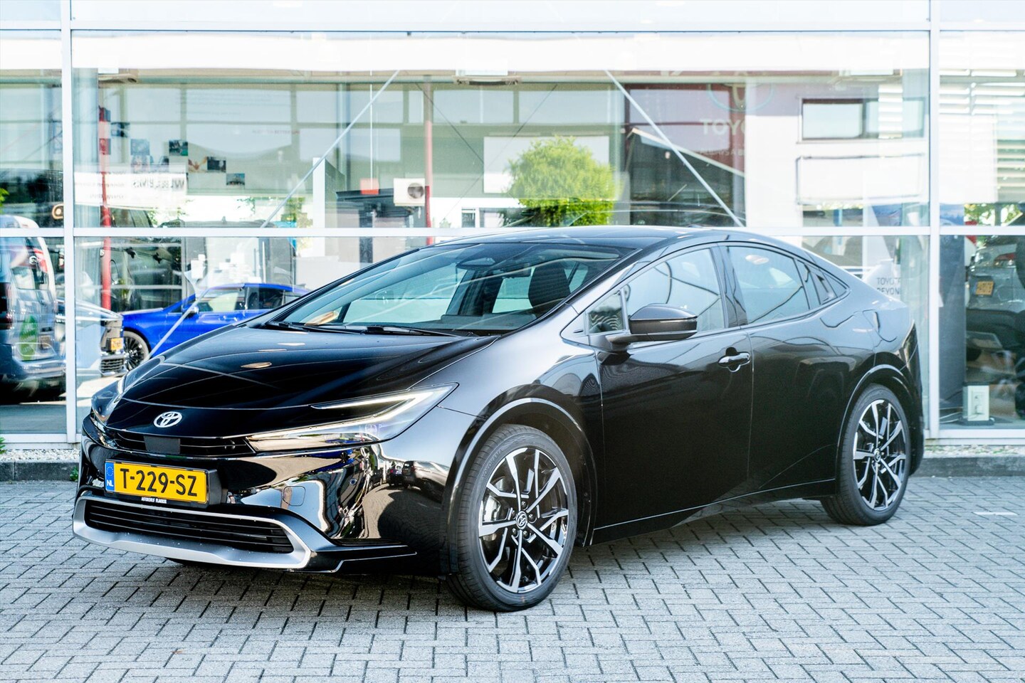 Toyota Prius - Executive 2.0 Plug-In Hybrid 223pk CVT | DEMO VOERTUIG - AutoWereld.nl