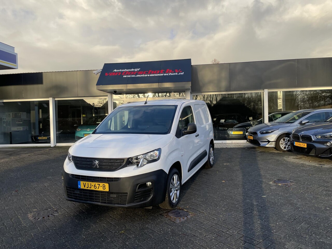 Peugeot Partner - 1.5 BlueHDI Premium 1.5 BlueHDI Premium - AutoWereld.nl