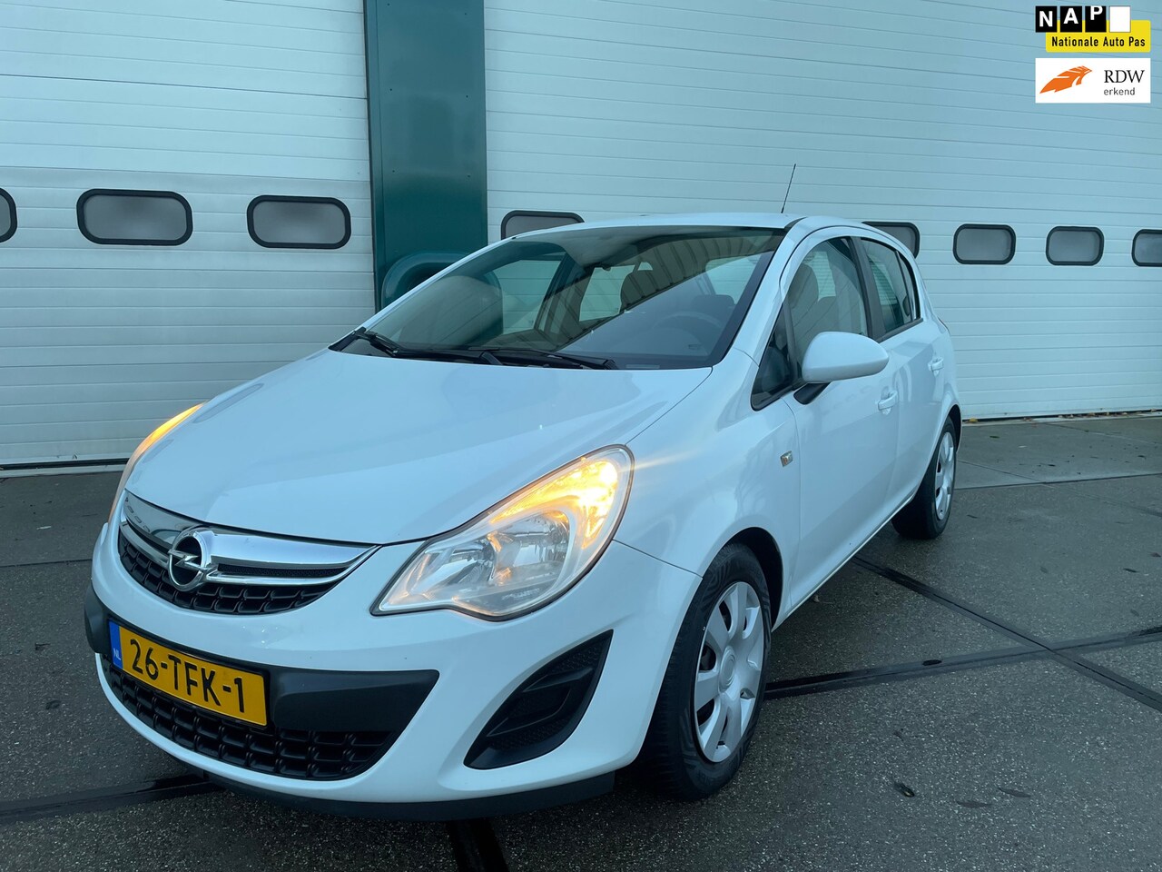 Opel Corsa - 1.3 CDTi EcoFlex S/S Anniversary Edition 1.3 CDTi EcoFlex S/S Anniversary Edition - AutoWereld.nl