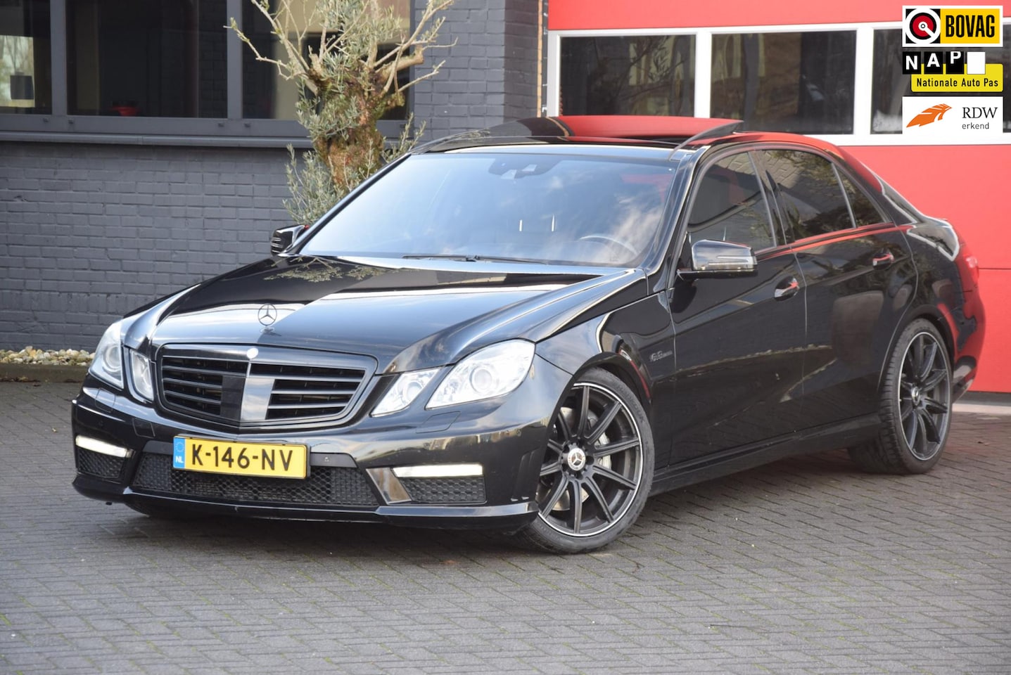 Mercedes-Benz E-klasse - 63 AMG V8 E63 525PK Panoramadak Automaat DVD scherm FULL OPTION - AutoWereld.nl