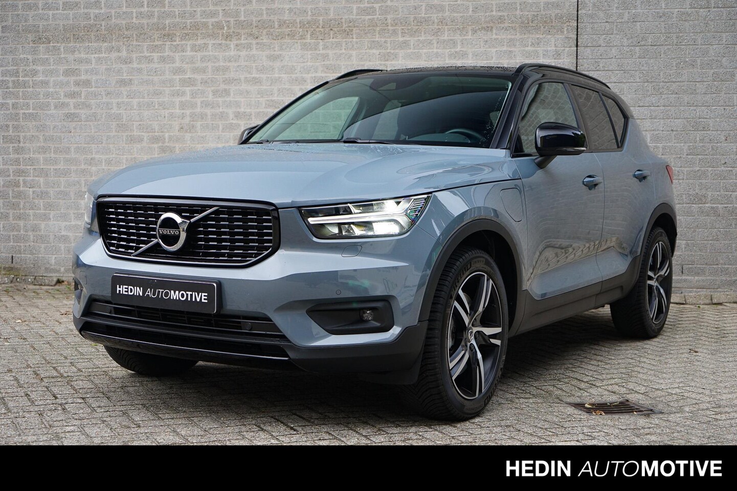 Volvo XC40 - T5 Plug In Hybride R-Design Expression Automaat Pilot assist | 19 inch | Volvo On Call | T - AutoWereld.nl