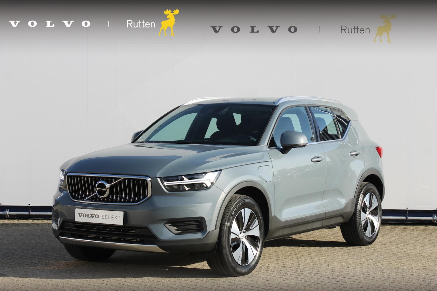 Volvo XC40 - T4 Recharge 211PK Automaat Inscription Navigatie / Standkachel / Apple Carplay / 18" Licht - AutoWereld.nl