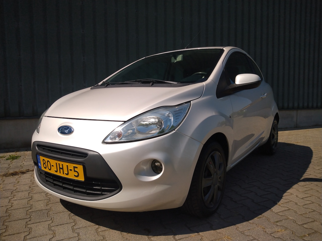 Ford Ka - 1.2 Titanium Auto is voorzien van airco. - AutoWereld.nl