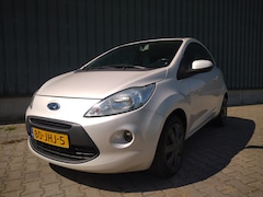 Ford Ka - 1.2 Titanium Auto is voorzien van airco.