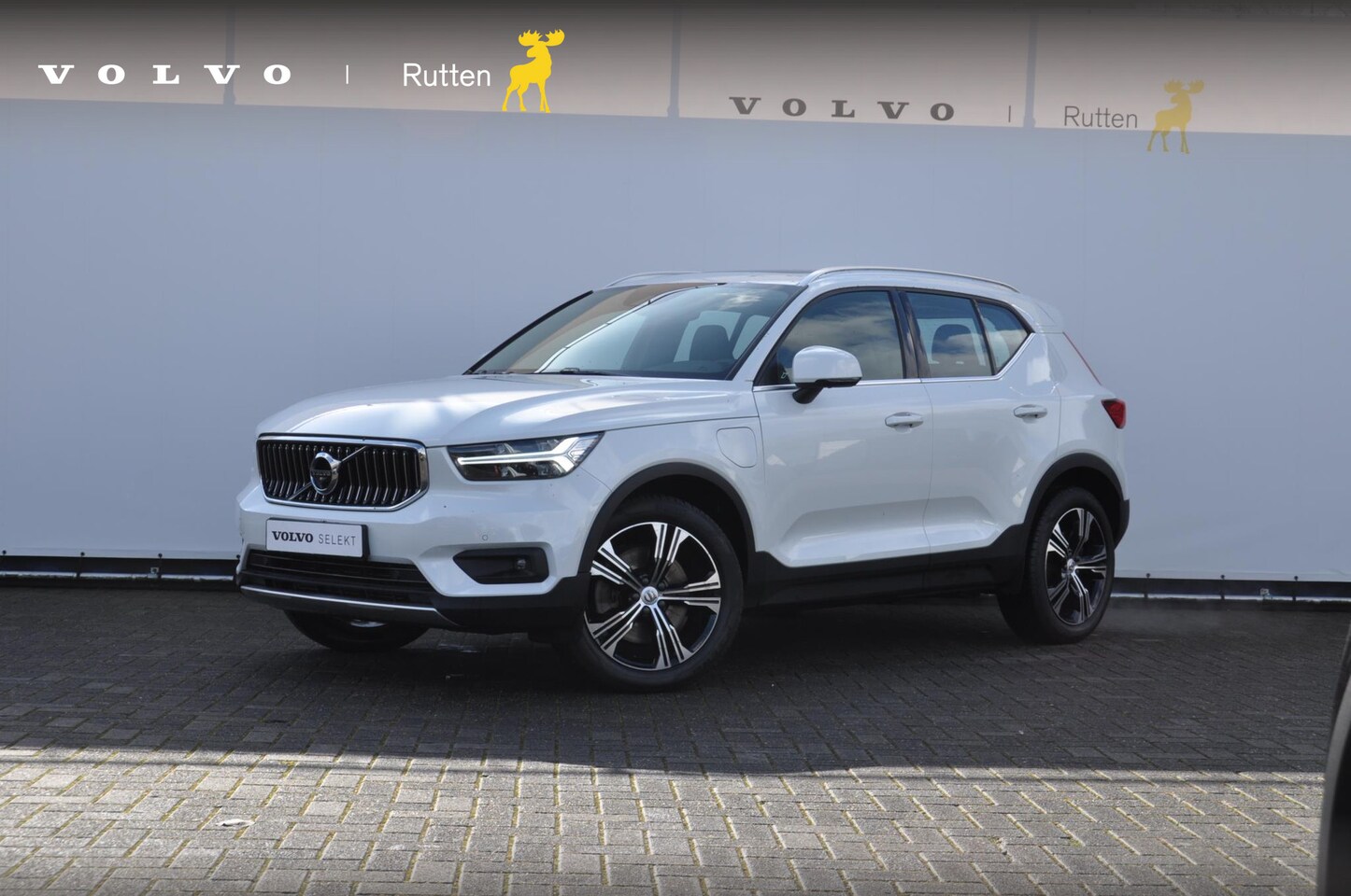 Volvo XC40 - T5 262PK Recharge Inscription /Adaptieve cruise control/ BLIS/ Panoramadak/ Parkeersensore - AutoWereld.nl