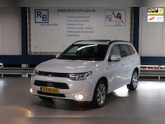 Mitsubishi Outlander - 2.0 PHEV Instyle / Dakje / Cam / Leer / Nav / NAP