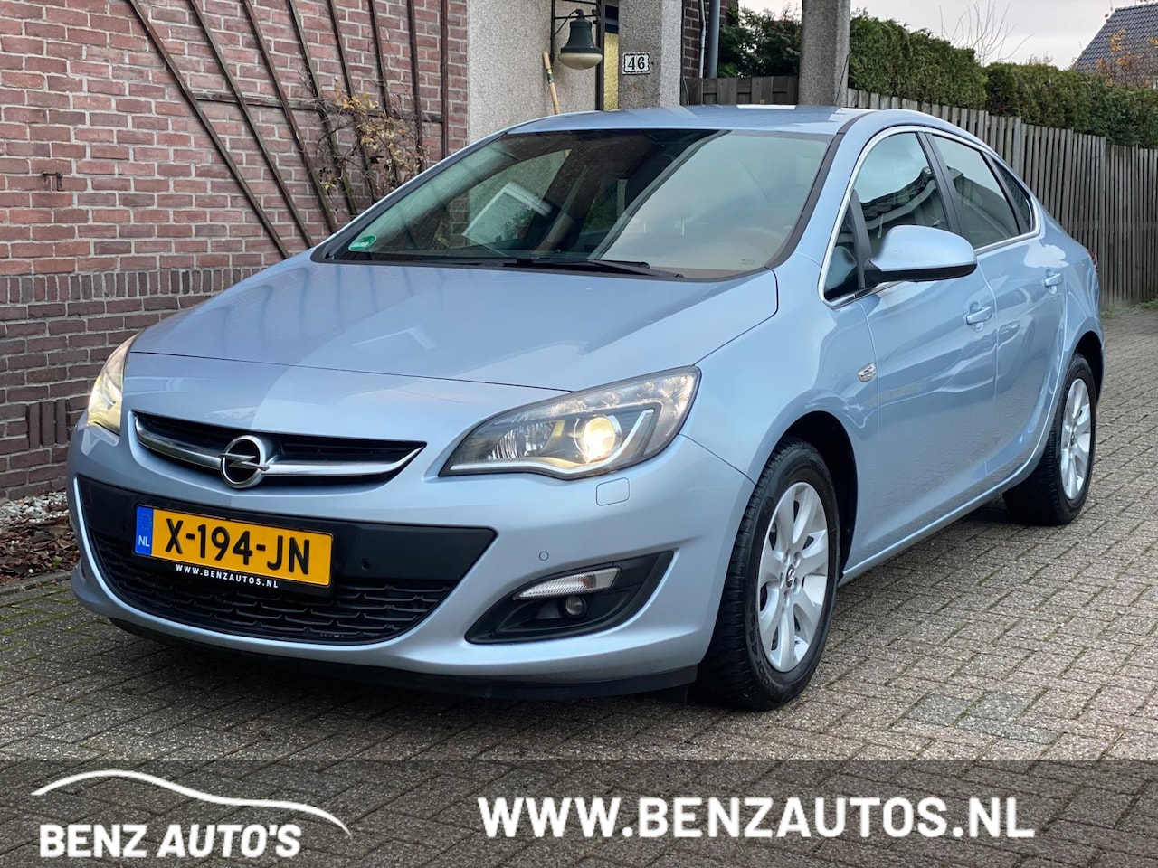 Opel Astra - 1.4 Turbo Blitz/Af-Fabriek LPG G3/Nieuw Staat - AutoWereld.nl