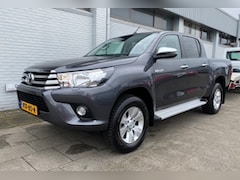 Toyota HiLux - 2.4 D-4D Double Cab Professional | Navigatie | Achteruitrijcamera | Stoel-verwarming | 2 p