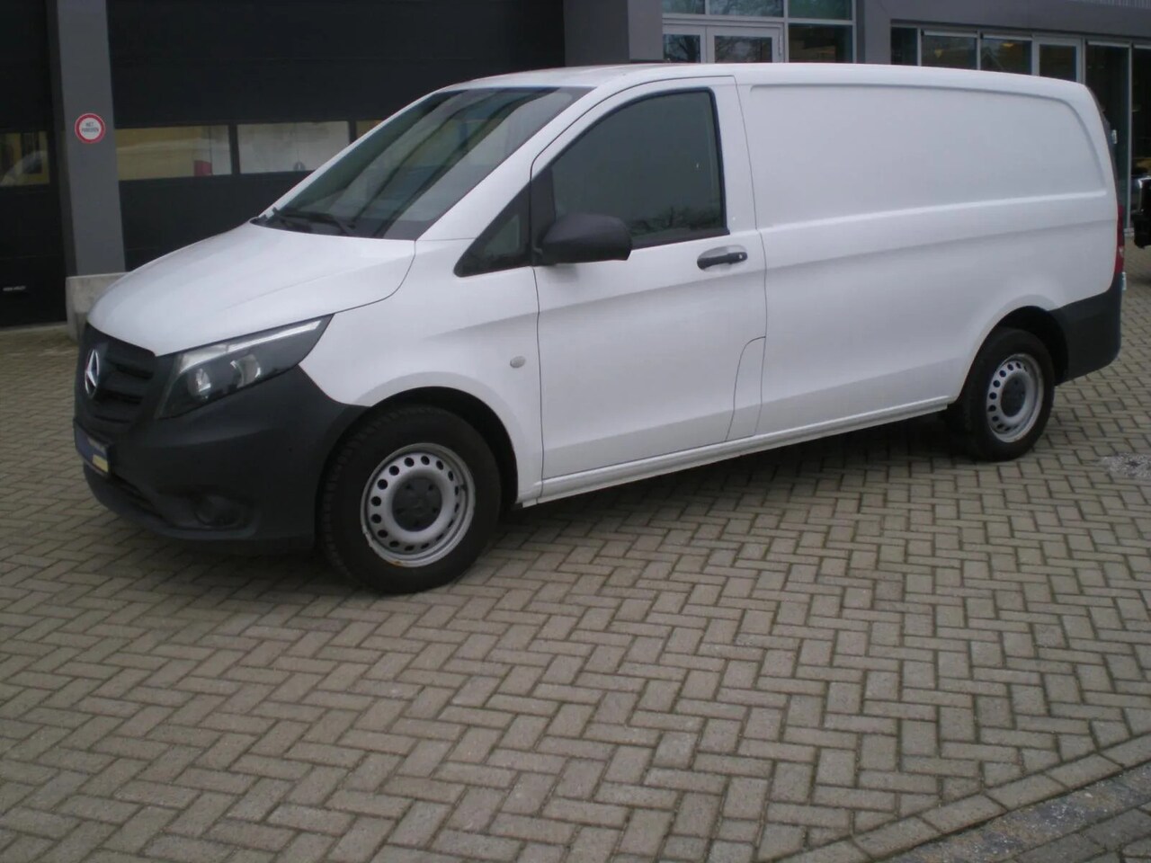 Mercedes-Benz Vito - 114 CDI LANG TREKHAAK NAVI - AutoWereld.nl