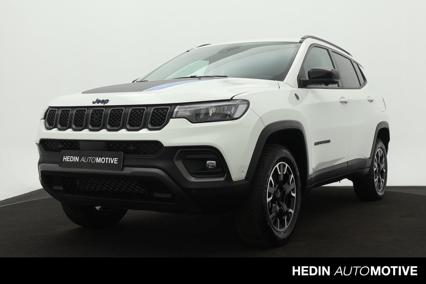 Jeep Compass - 4xe 240 Plug-in Hybrid Electric Trailhawk Leder | Climate Control | Achteruitrijcamera - AutoWereld.nl