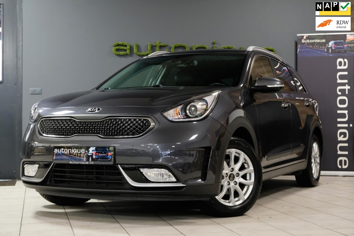 Kia Niro - 1.6 GDi Hybrid DynamicLine automaat/camera/navi - AutoWereld.nl