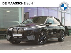 BMW iX - xDrive40 71 kWh High Executive Automaat / Panoramadak Sky Lounge / Driving Assistant Profe