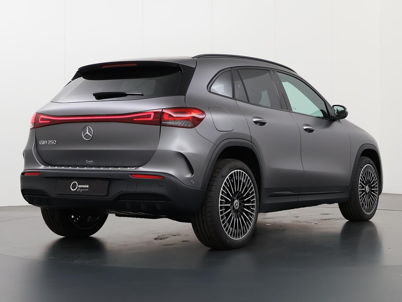 MercedesBenz EQA 250 AMG Line 71 kWh Panoramadak 20" AMG velgen