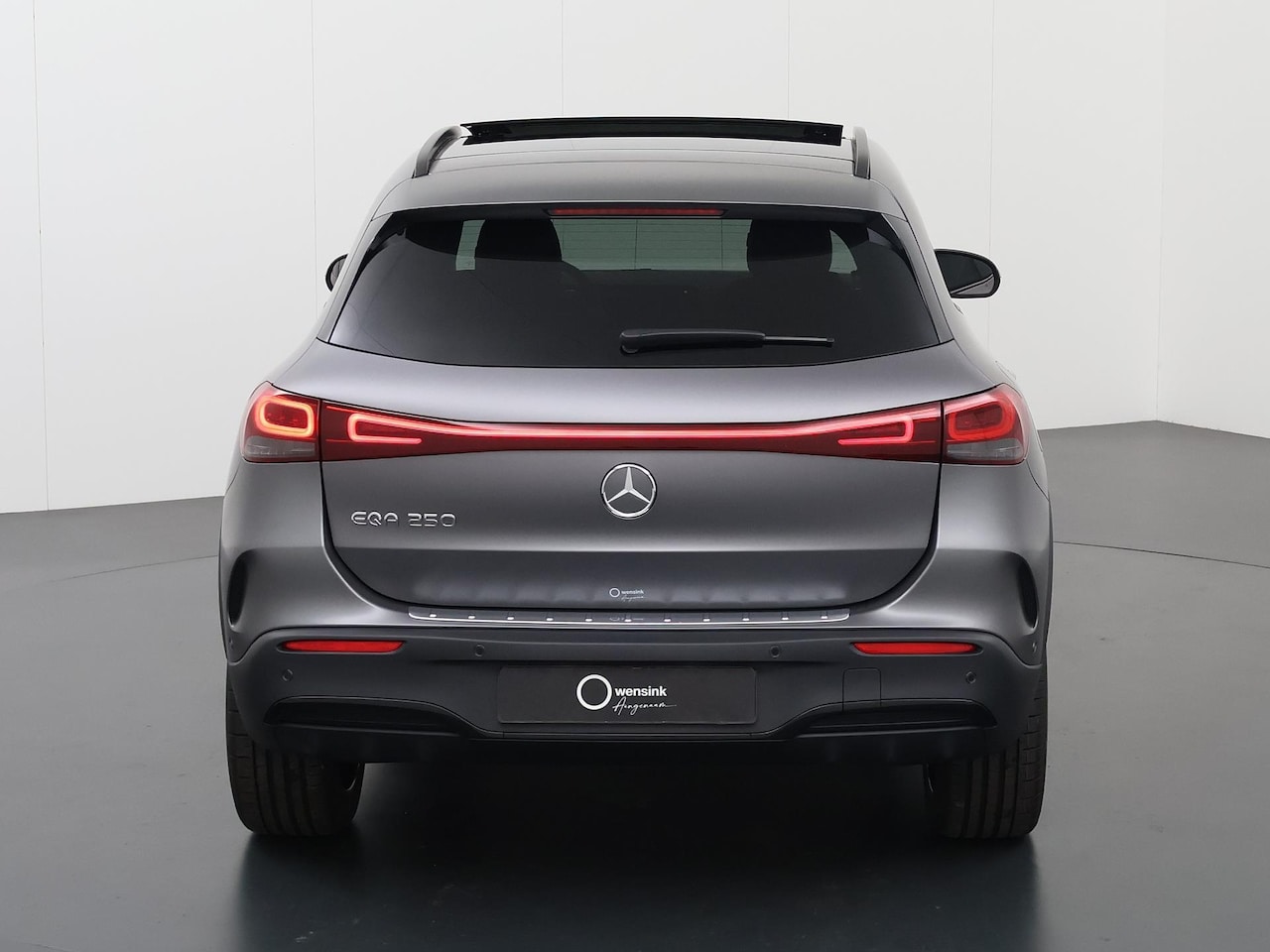 MercedesBenz EQA 250 AMG Line 71 kWh Panoramadak 20" AMG velgen