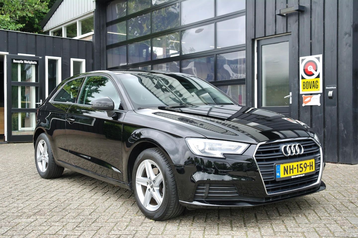 Audi A3 Sportback - 1.0 TFSI Pro Line / NL-Auto / Cruise / LED / Trekhaak - AutoWereld.nl