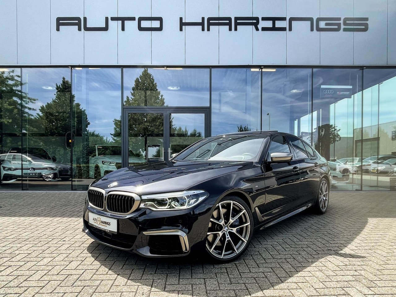 BMW 5-serie - M550i xDrive 530pk M-Sport Laser Head-up Sdak - AutoWereld.nl