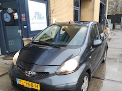 Toyota Aygo - 1.0-12V +