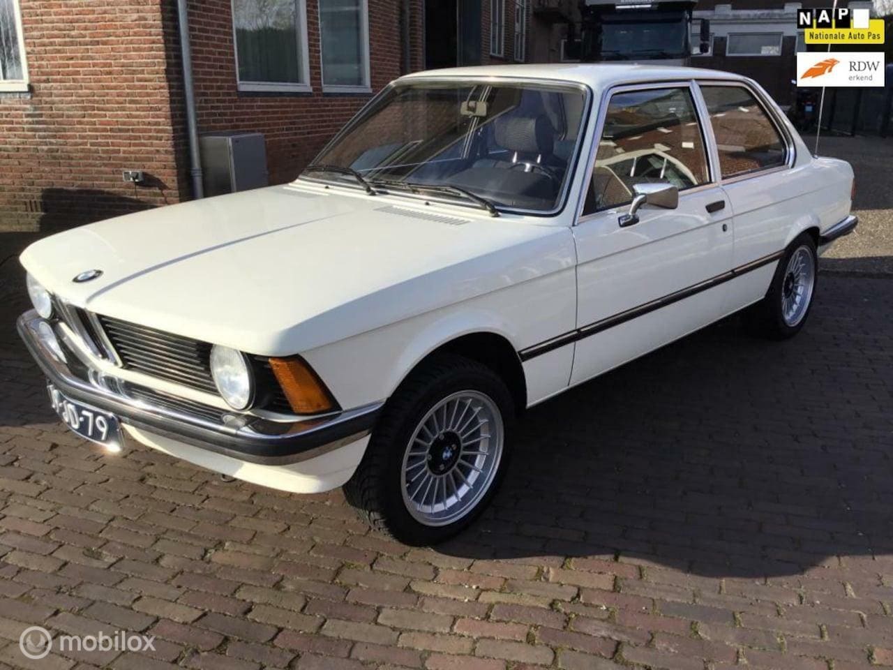 BMW 3-serie - 318 318 - AutoWereld.nl