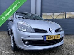 Renault Clio - 1.6-16V Luxe Initiale Automaat Uitvoering