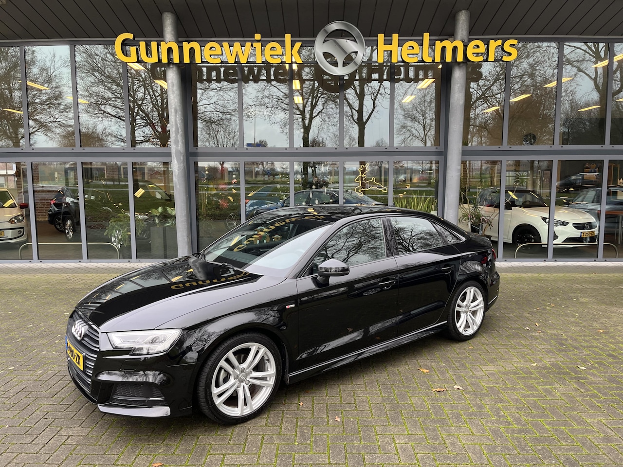 Audi A3 Limousine - 35 TFSI CoD Advance Sport - NIEUWSTAAT - VOL OPTIES S-LINE | AUTOMAAT | CRUISECONTROL | VI - AutoWereld.nl