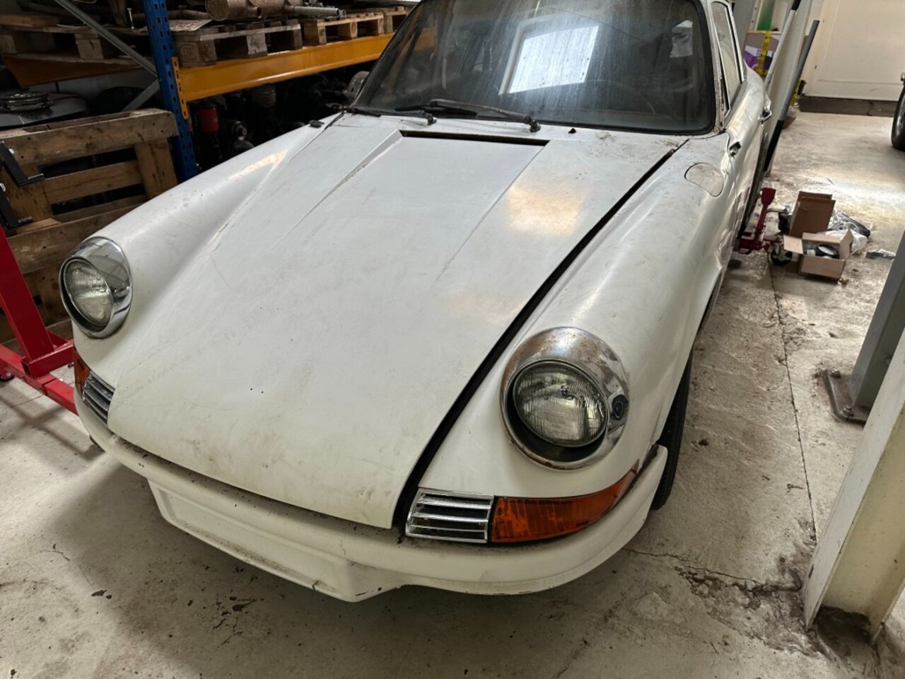 Porsche 911 (without engine, but can be delivered with engine) 1970