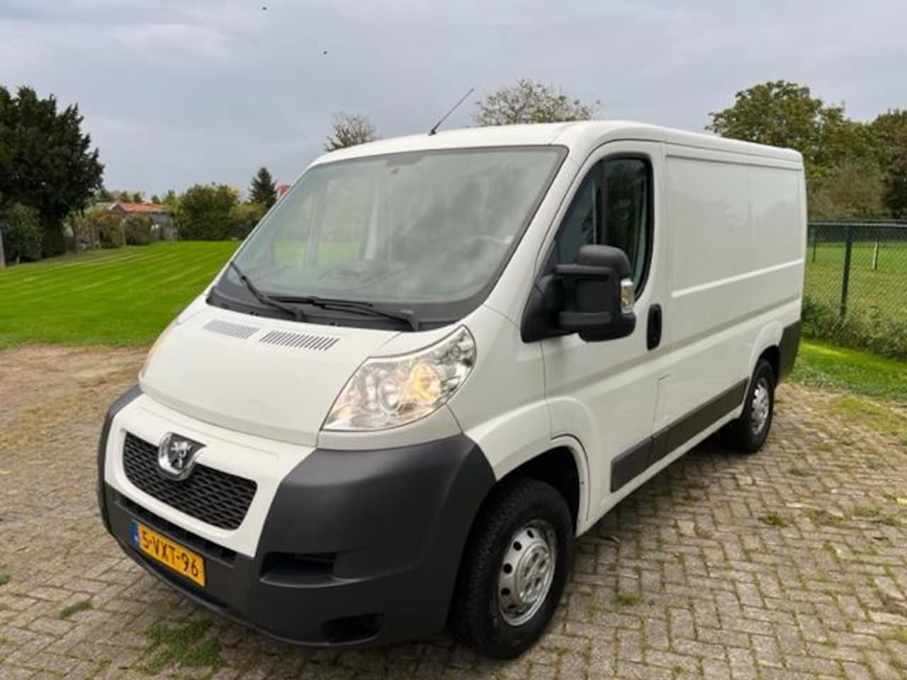 Peugeot Boxer - 333 2.2 HDI L1H1 333 2.2 HDI L1H1 - AutoWereld.nl